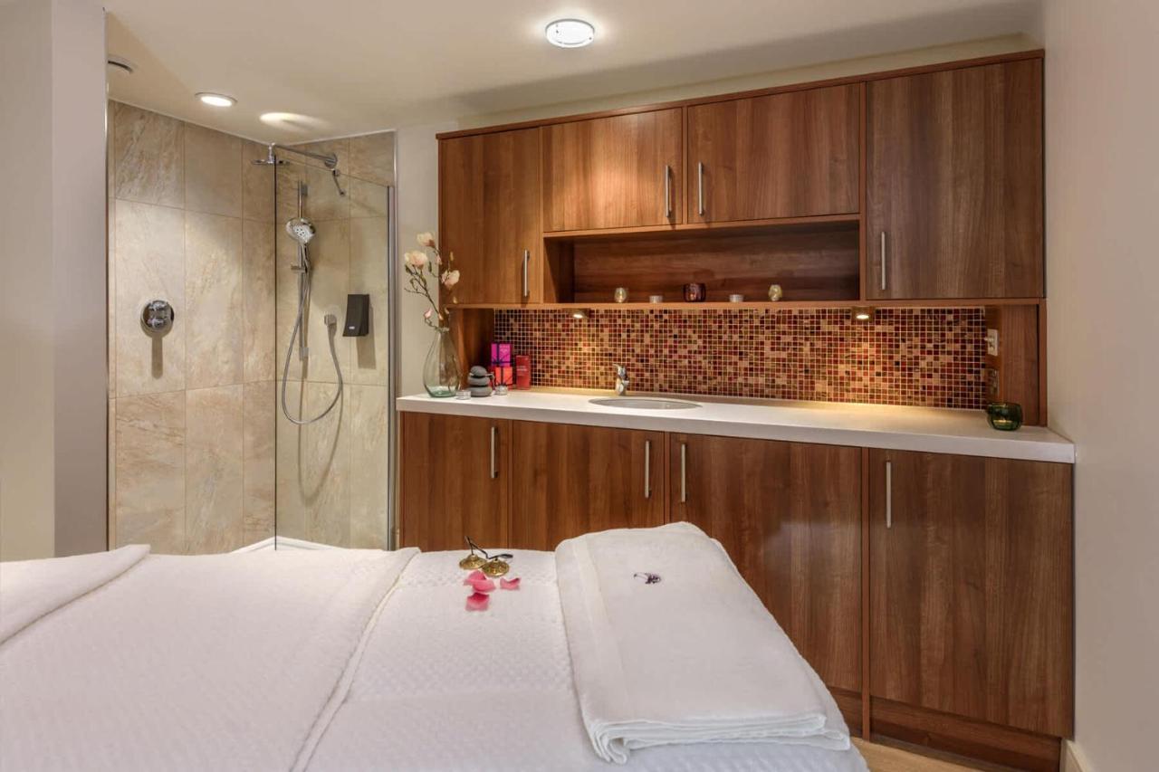 Spacious Primrose Lodge For 6 With Hot Tub At A Spa Resort Chudleigh Exterior foto