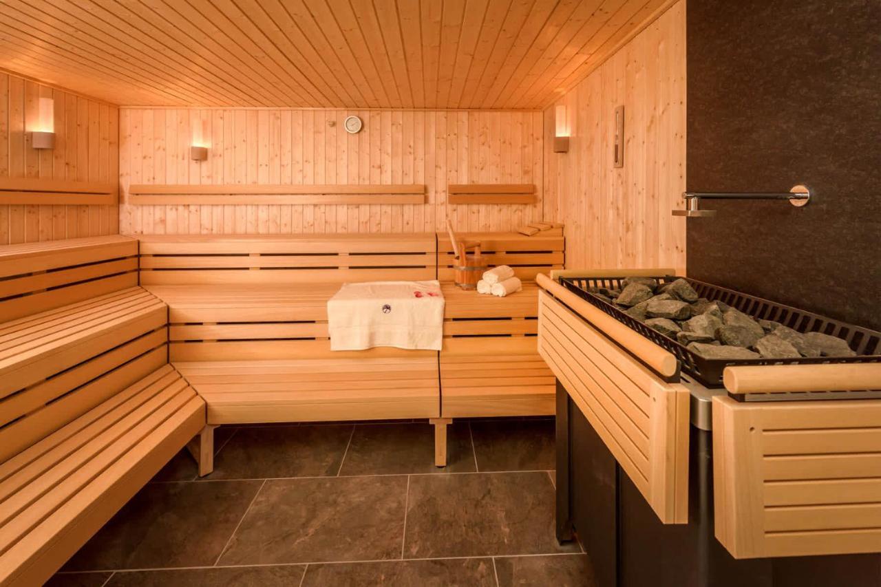 Spacious Primrose Lodge For 6 With Hot Tub At A Spa Resort Chudleigh Exterior foto