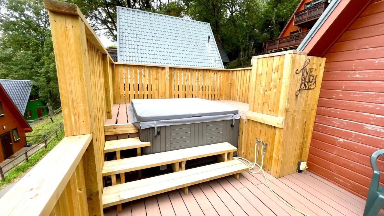 Spacious Primrose Lodge For 6 With Hot Tub At A Spa Resort Chudleigh Exterior foto
