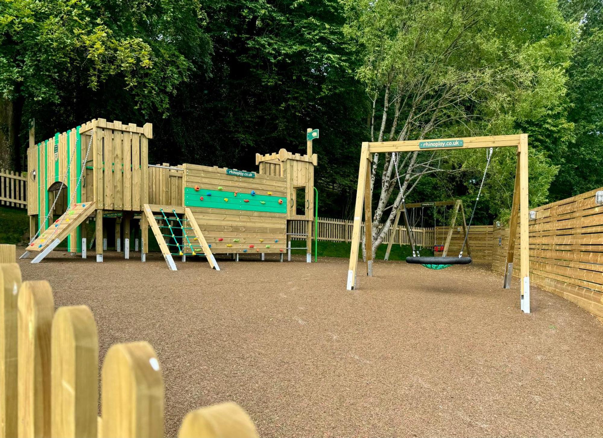 Spacious Primrose Lodge For 6 With Hot Tub At A Spa Resort Chudleigh Exterior foto